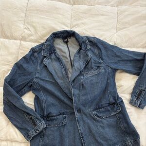 GAP woman’s denim blazer size M/P